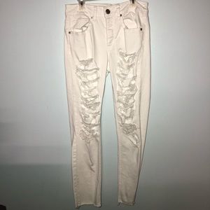 American Eagle 🦅 white ripped jeans 👖